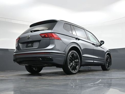 Used 2022 Volkswagen Tiguan SE R-Line image 34