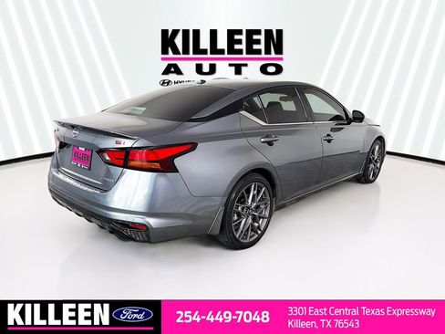 Used 2023 Nissan Altima 2.0 SR FWD image 8