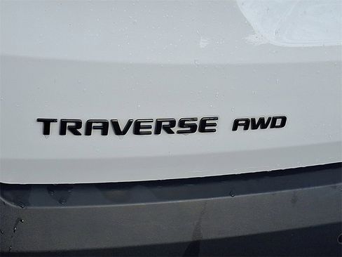Used 2023 Chevrolet Traverse RS image 35
