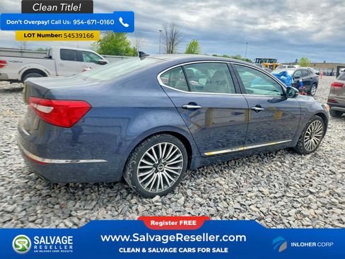 Used 2015 Kia Cadenza Premium w/ Technology Package FWD image 4