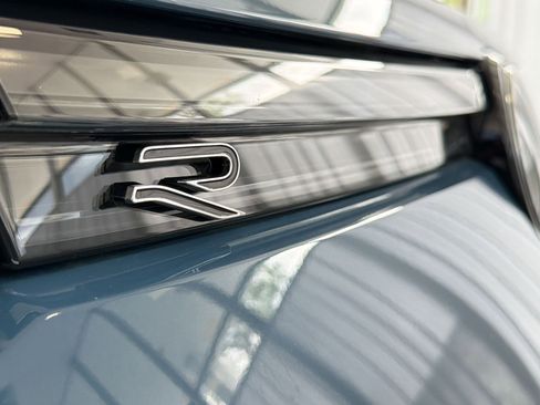 New 2026 Volkswagen Tiguan SE R-Line FWD image 37