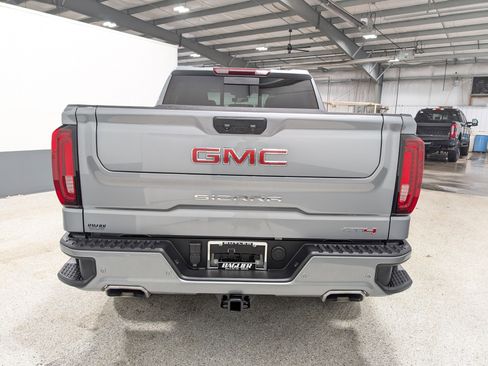 Used 2024 GMC Sierra 1500 AT4 w/ AT4 Preferred Package AWD/4WD image 4