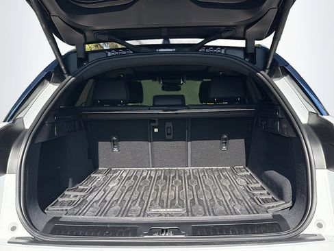 Used 2025 Land Rover Range Rover Velar Dynamic SE image 12