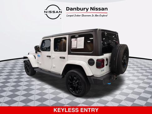 Used 2022 Jeep Wrangler Unlimited Sahara w/ Cold Weather Group AWD/4WD image 6