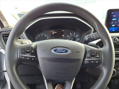 Used 2022 Ford Escape SE image 30