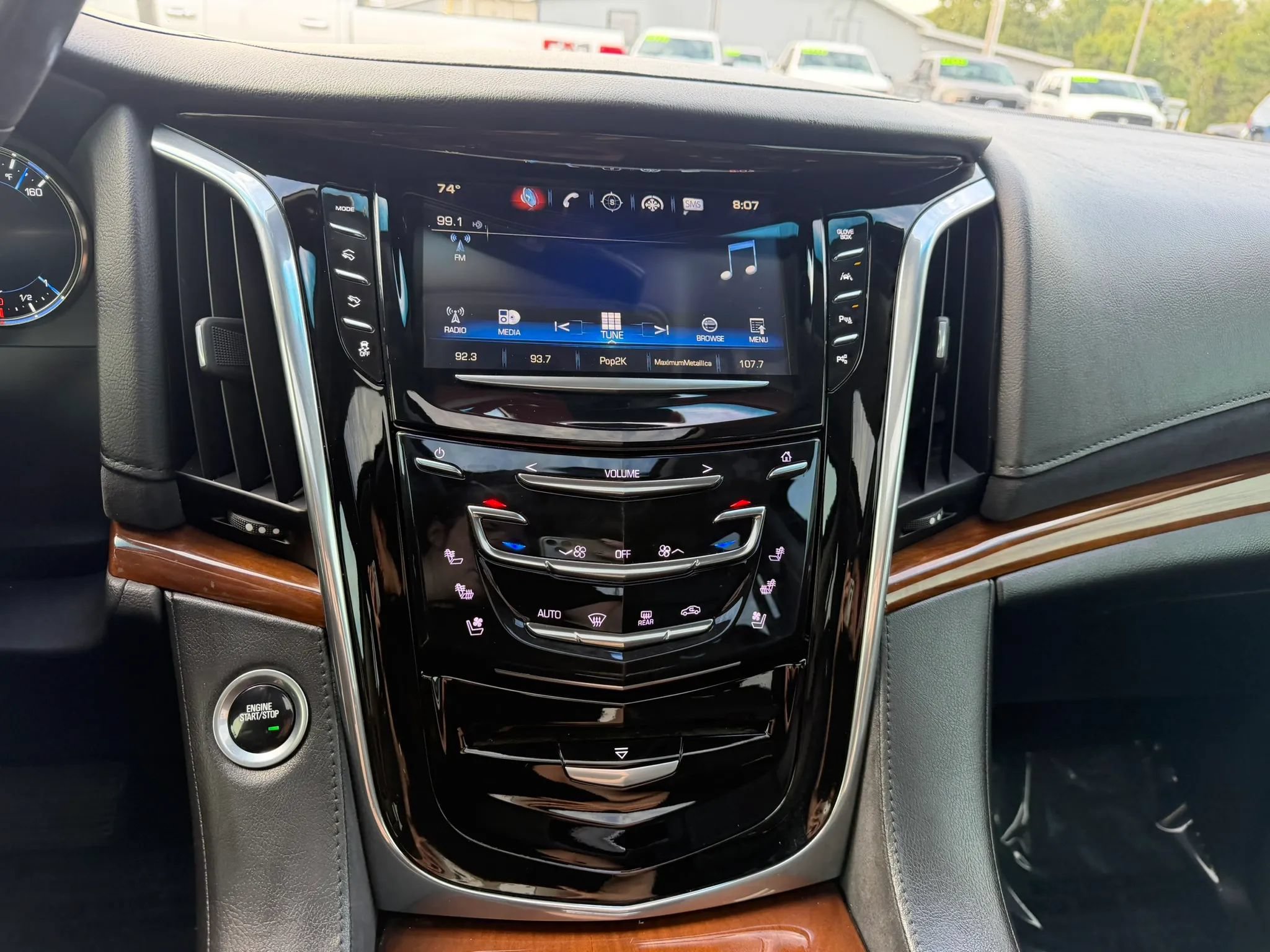 Used 2019 Cadillac Escalade Luxury AWD/4WD image 24