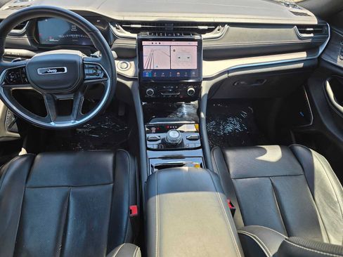 Used 2022 Jeep Grand Cherokee Overland w/ Luxury Tech Group IV AWD/4WD image 19