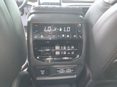 Used 2024 Jeep Grand Cherokee L Summit AWD/4WD image 14