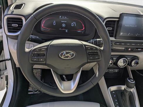 New 2025 Hyundai Venue SEL image 11