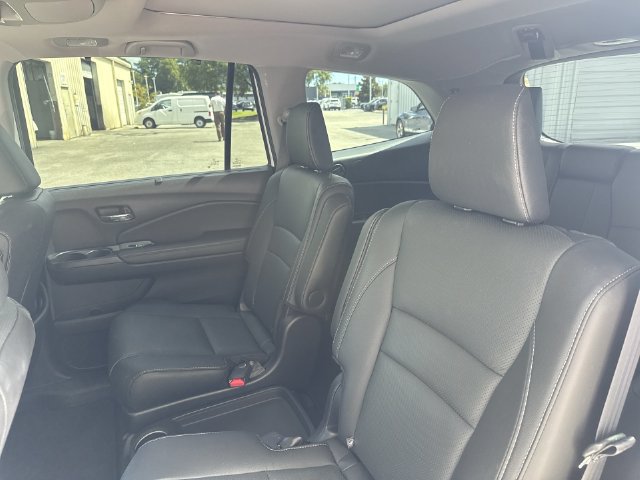 Used 2021 Honda Pilot Elite image 16