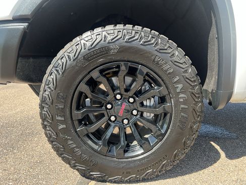 Used 2023 GMC Sierra 1500 AT4X AWD/4WD image 26