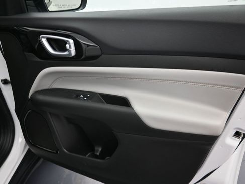 Used 2024 Jeep Compass Limited image 27