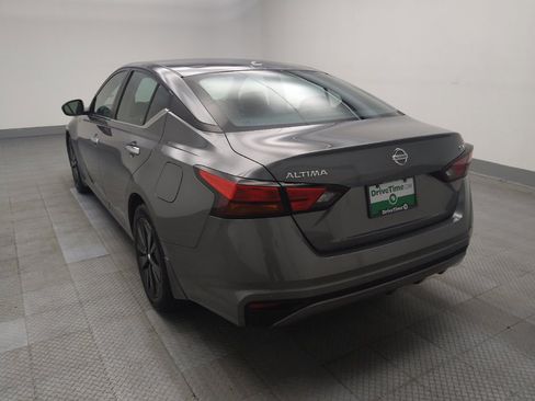 Used 2021 Nissan Altima 2.5 SV FWD image 5