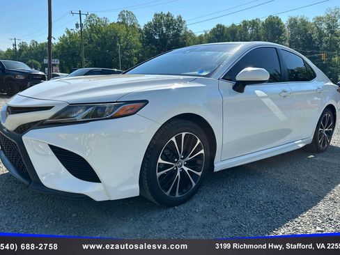 Used 2019 Toyota Camry SE FWD image 13
