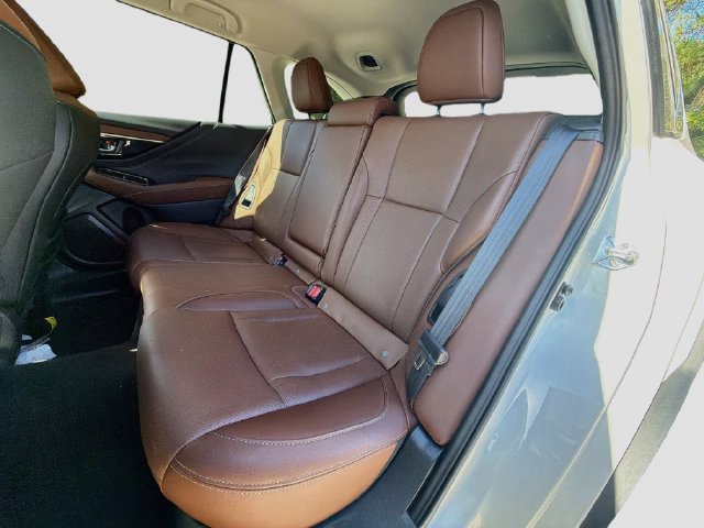 Used 2025 Subaru Outback Touring AWD/4WD image 21