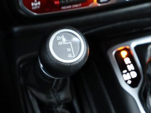 Used 2025 Jeep Wrangler Unlimited Rubicon image 6