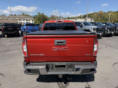 Used 2016 GMC Canyon SLE w/ SLE Convenience Package image 4