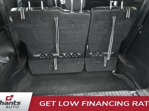Used 2025 Chrysler Pacifica Select FWD image 19