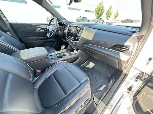 Used 2022 Chevrolet Traverse Premier w/ LPO, Floor Liner Package AWD/4WD image 29