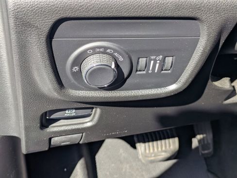 Used 2025 Jeep Grand Cherokee Laredo w/ Luxury Tech Group I image 14