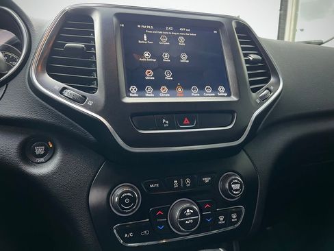 Used 2019 Jeep Cherokee Trailhawk image 45