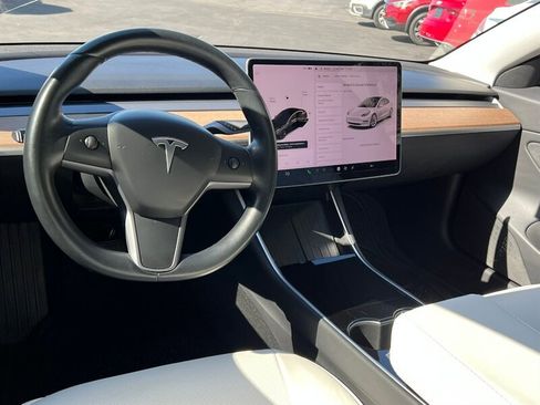 Used 2018 Tesla Model 3 Long Range image 23
