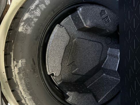 Used 2020 Toyota RAV4 LE image 11