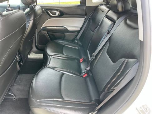 Used 2022 Jeep Compass Limited w/ Sun and Sound Group AWD/4WD image 7