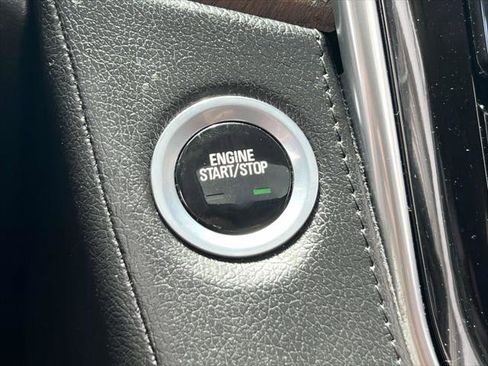 Used 2018 Cadillac Escalade Premium Luxury AWD/4WD image 34