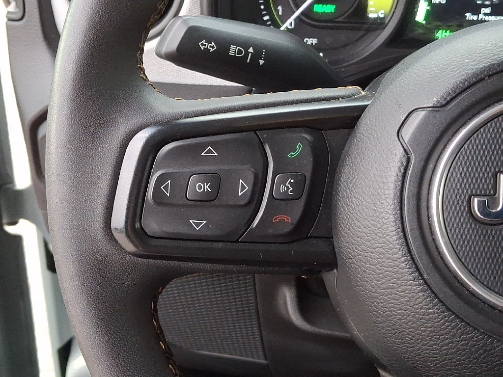 Used 2024 Jeep Wrangler Unlimited w/ Convenience Group AWD/4WD image 21