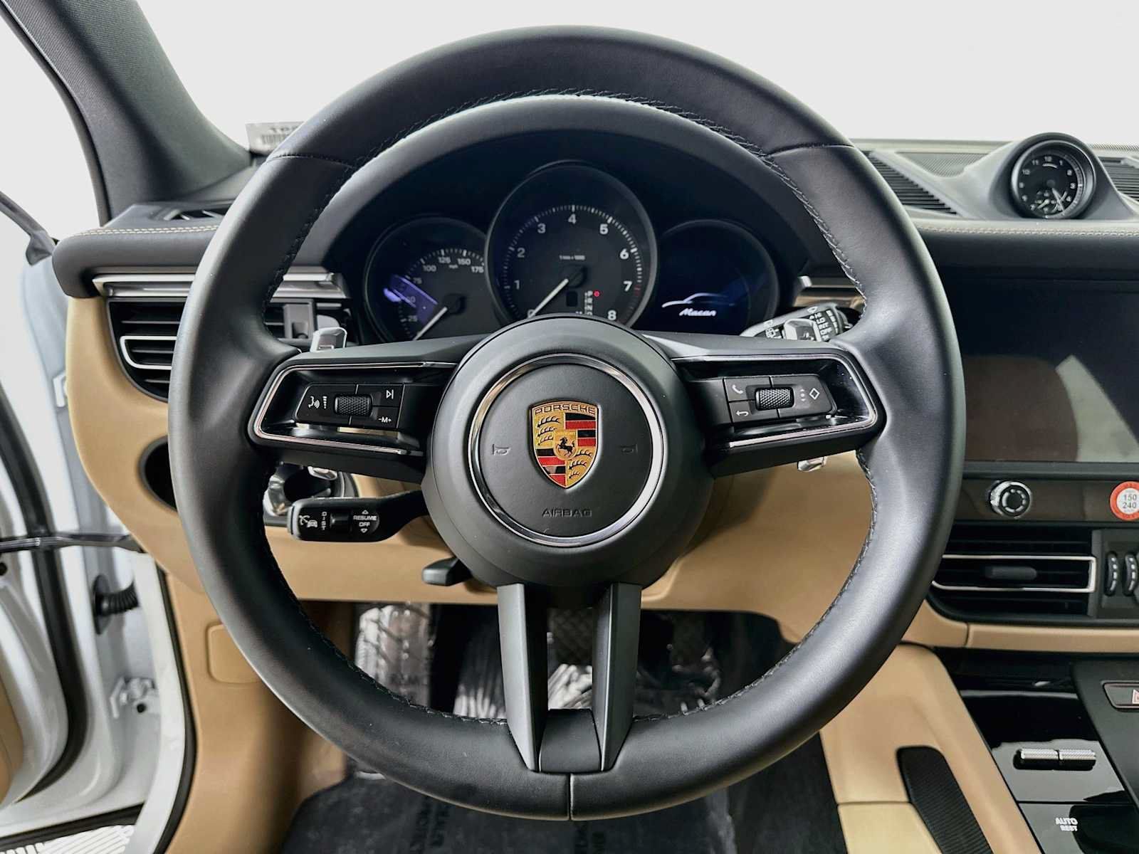 Certified 2026 Porsche Macan AWD/4WD image 14