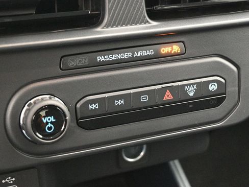 New 2025 Ford Maverick XL w/ Equipment Group 102A image 15