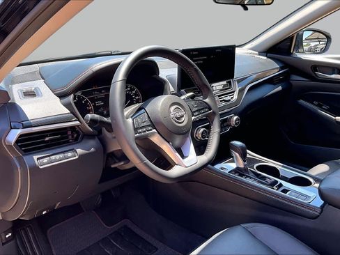 Certified 2025 Nissan Altima 2.5 SR w/ SR Premium Package AWD/4WD image 18