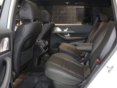 Used 2023 Mercedes-Benz GLS 450 4MATIC image 41