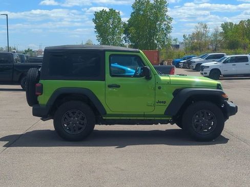 Used 2025 Jeep Wrangler Sport AWD/4WD image 2