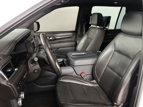 Used 2022 GMC Yukon Denali w/ Denali Premium Package image 13