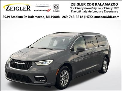 Certified 2022 Chrysler Pacifica Touring-L