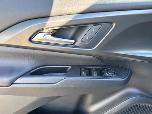 New 2026 Chevrolet Equinox EV LT image 14