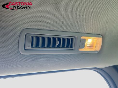 Used 2025 Toyota Sienna XLE image 35