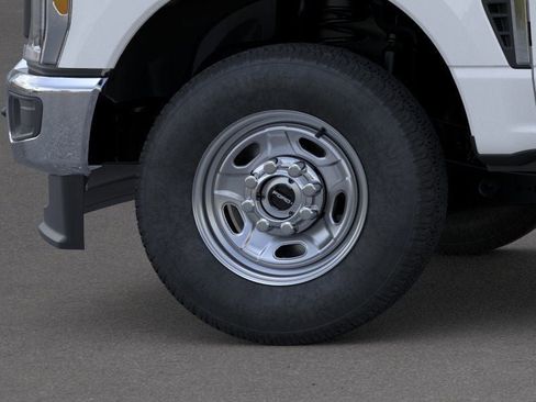 New 2025 Ford F250 XL w/ FX4 Off-Road Package AWD/4WD image 19