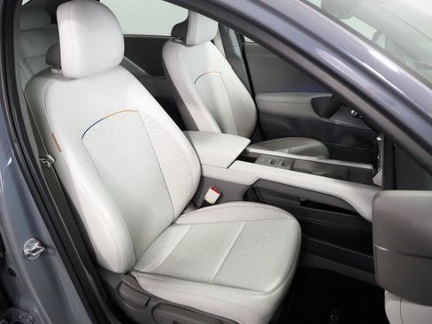 Used 2024 Hyundai Ioniq 6 SEL image 2