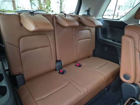 New 2025 Nissan Pathfinder Platinum image 17