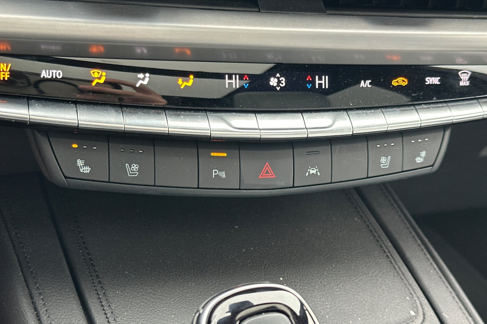 Used 2024 Cadillac XT4 Sport AWD/4WD image 31