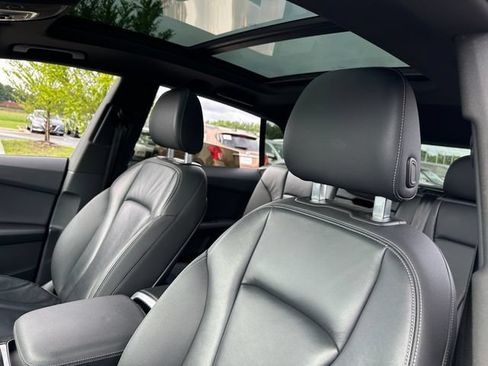 Used 2019 Audi Q8 Premium w/ Convenience Package AWD/4WD image 13