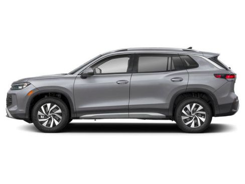 Used 2025 Volkswagen Tiguan S AWD/4WD image 2