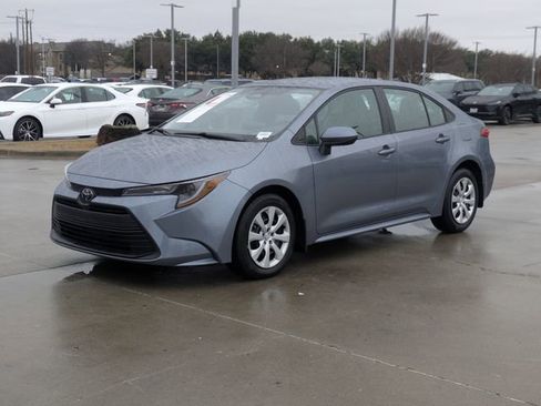 Used 2025 Toyota Corolla LE image 10