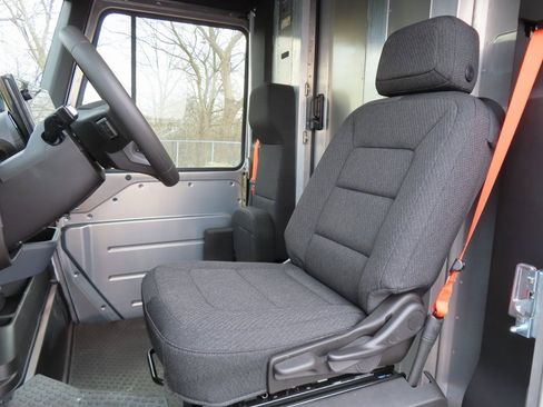 New 2025 Chevrolet Brightdrop 400 w/ Battery Pack, Max Range image 32