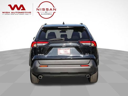 Used 2024 Toyota RAV4 XLE AWD/4WD image 8