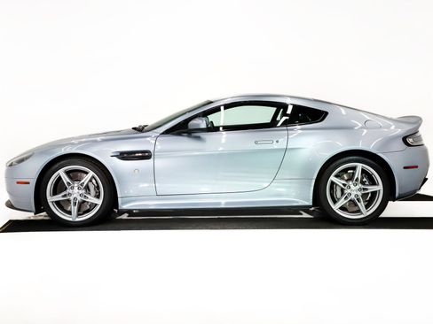 Used 2016 Aston Martin V8 Vantage GT image 38