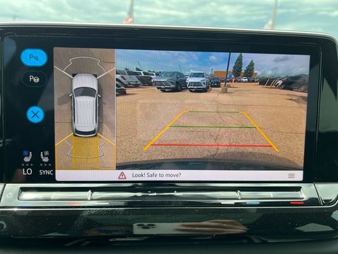Used 2026 Volkswagen Atlas Cross Sport SEL Premium R-Line AWD/4WD image 33